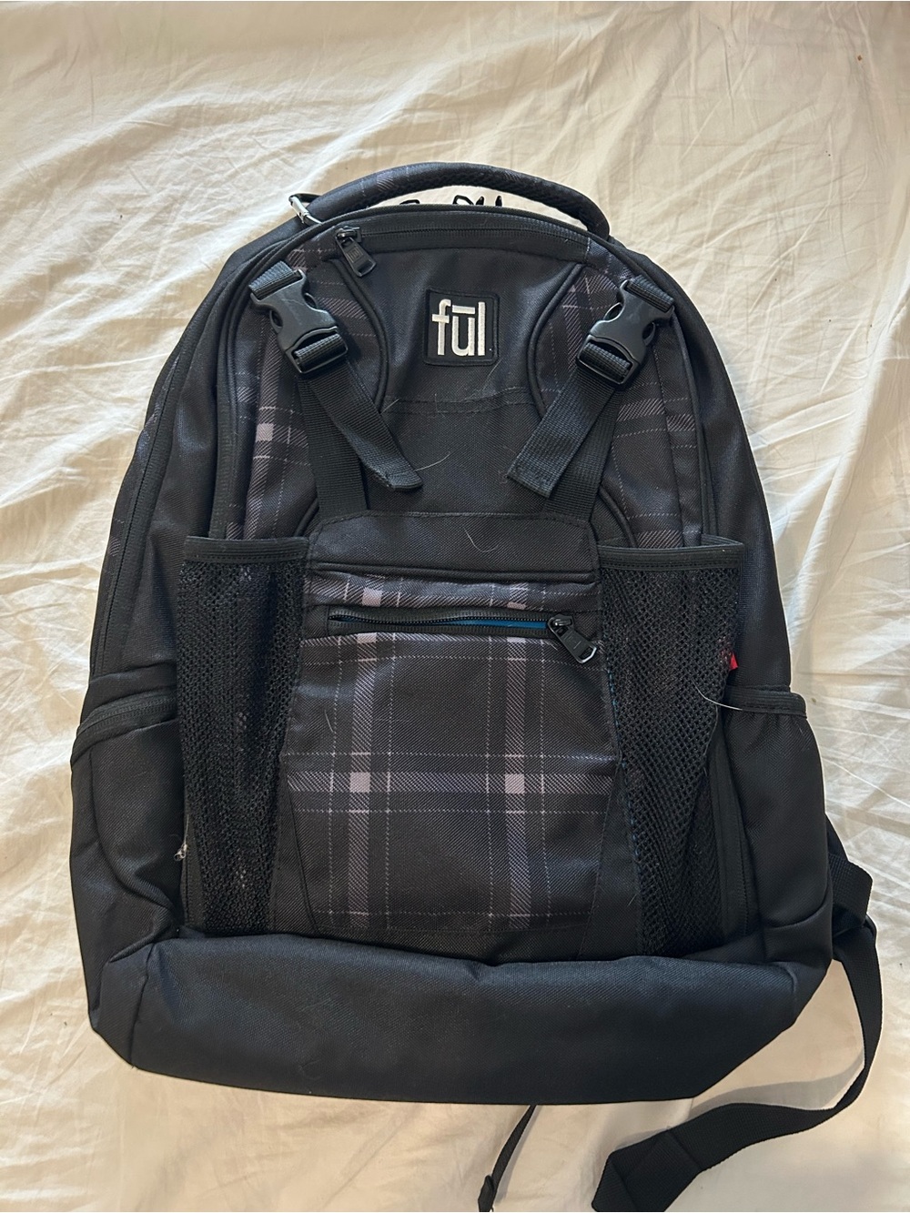 ful Black Plaid Men's Backpack — Everyday Travel & Work Pack